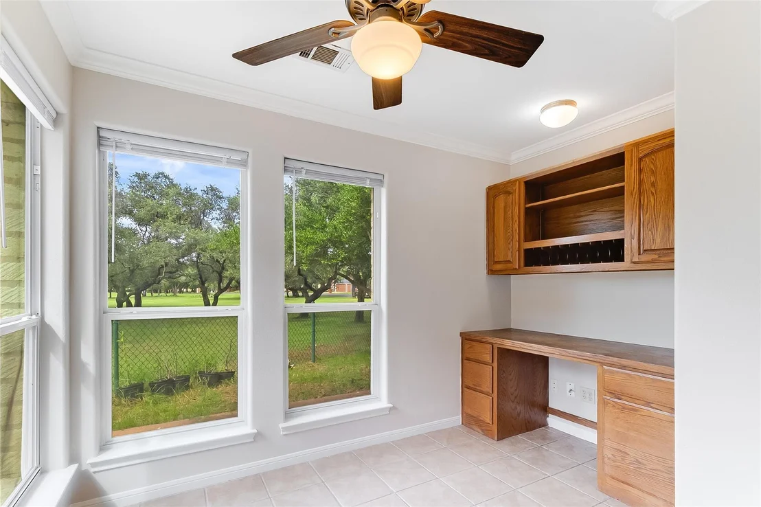 Photo of 220 Fox XING