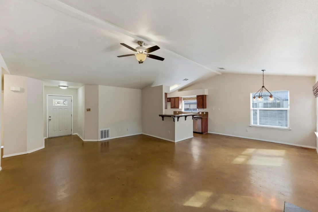 Photo of 723 Shade Tree DR