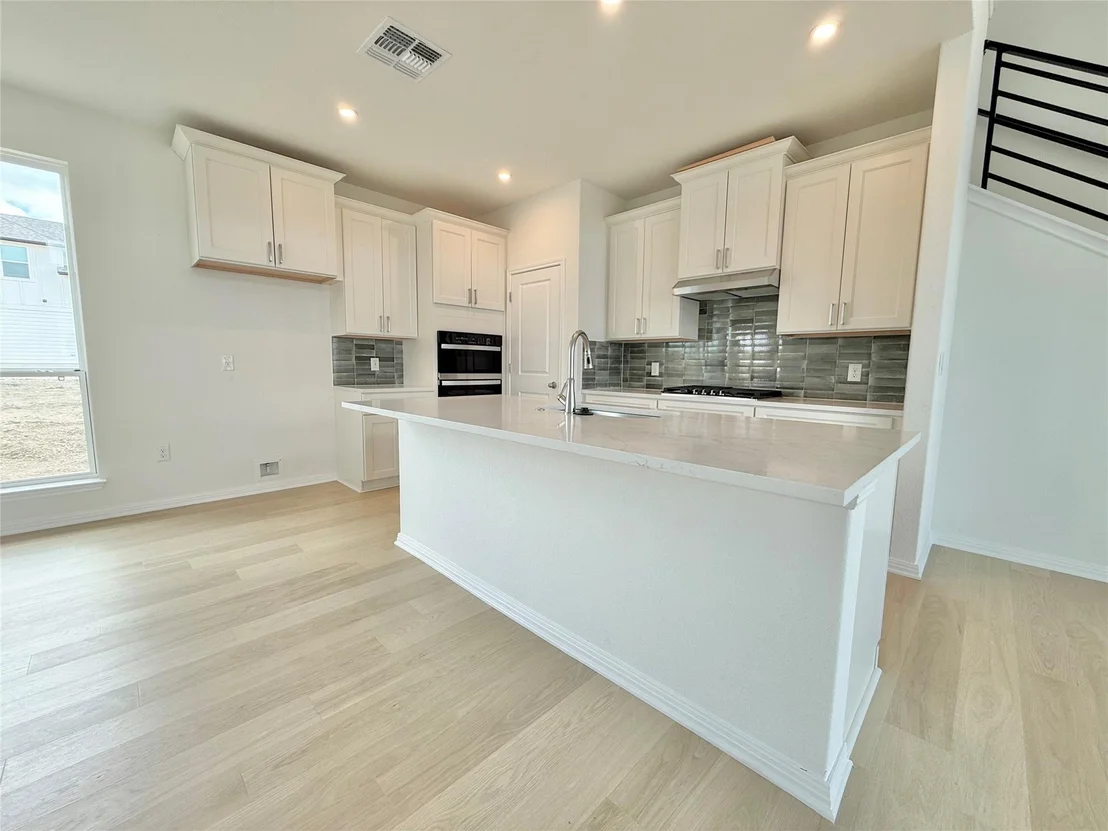 Photo of 476 Young ST