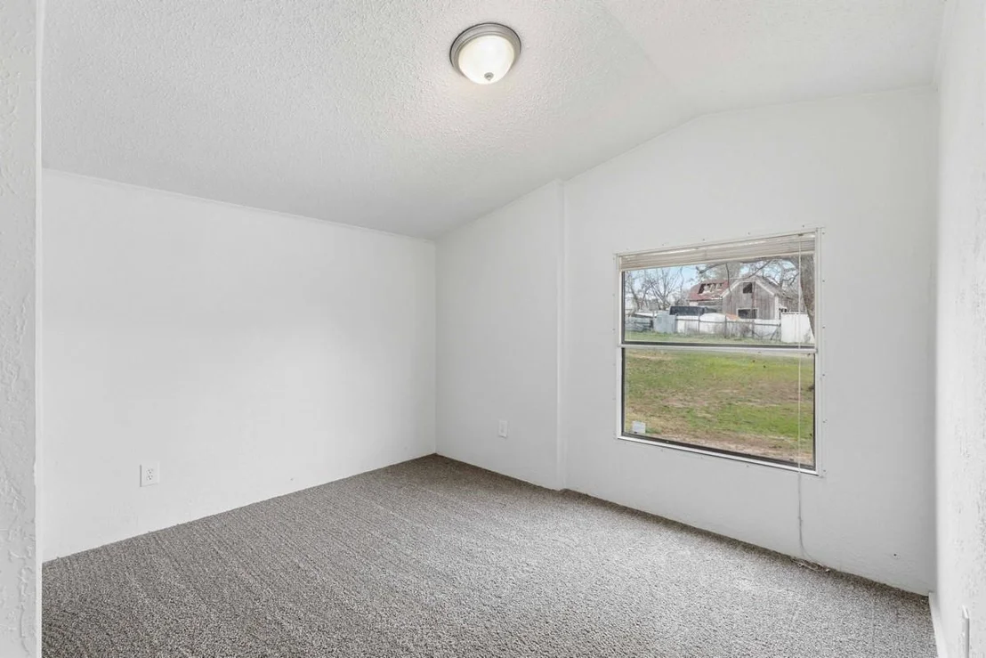 Photo of 608 4th St Blanket