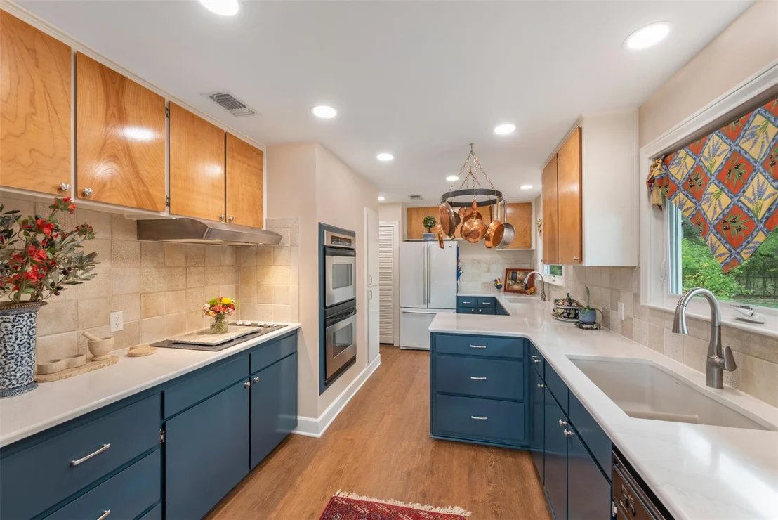 Photo of 5504 Lands End ST