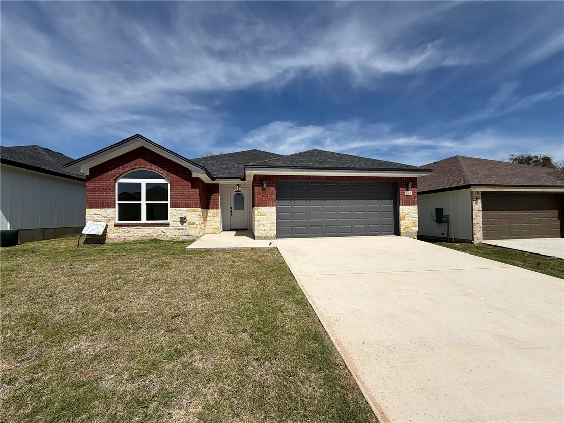 Photo of 2119 Blackhawk LOOP