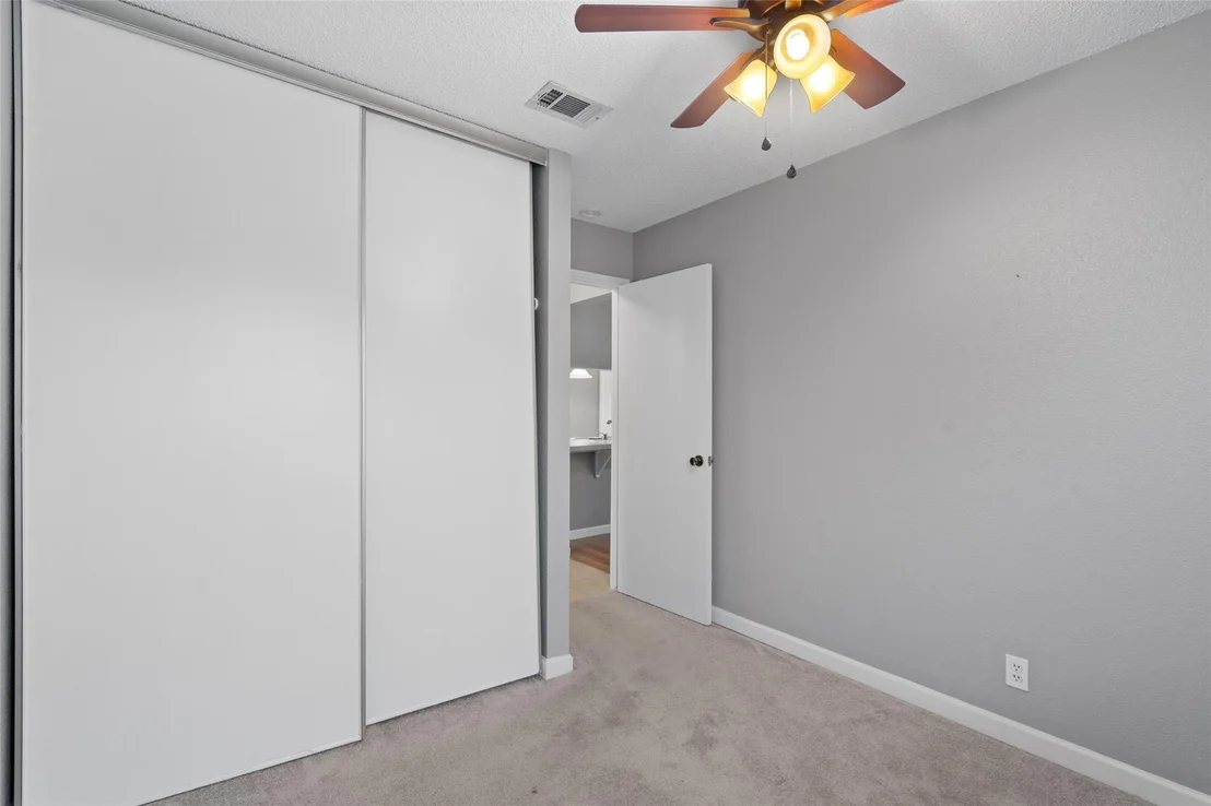 Photo of 1609 Parkwood DR