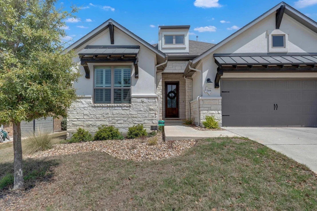Photo of 704 Sunset Vista DR