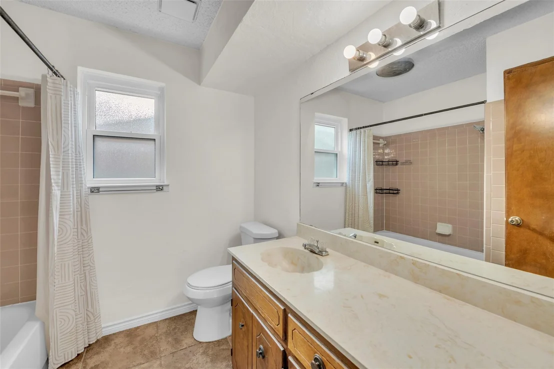 Photo of 613 Manning DR