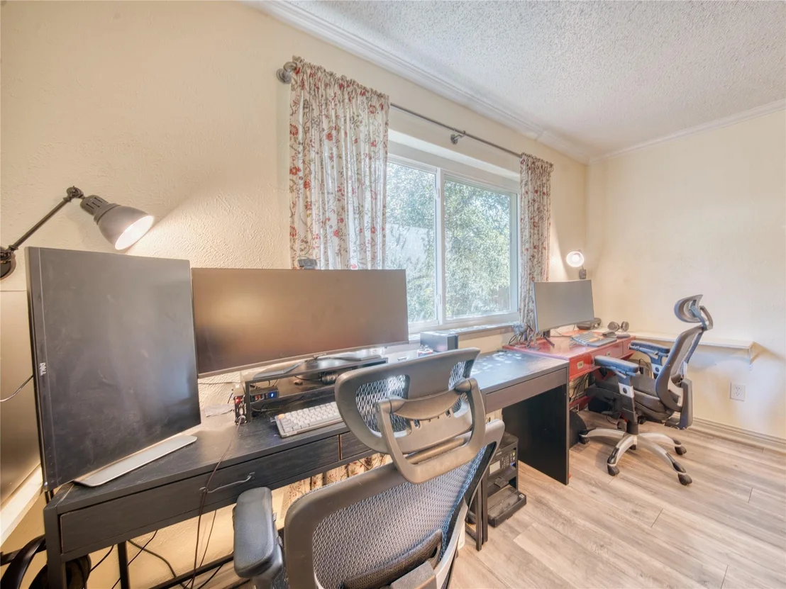 Photo of 1009 Green Meadow DR