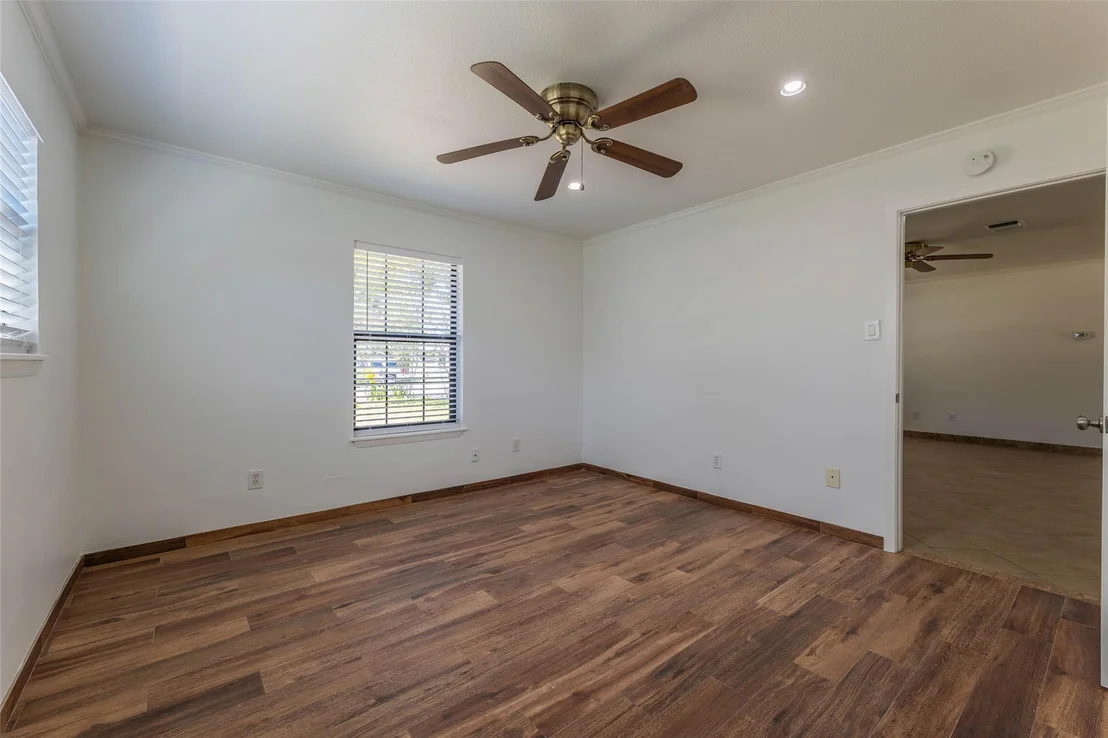 Photo of 1204 Barbara DR