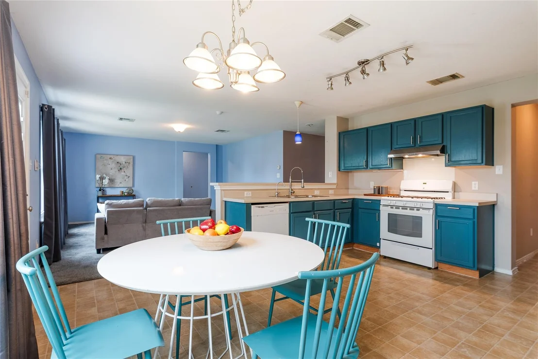 Photo of 1329 Amberwood LOOP