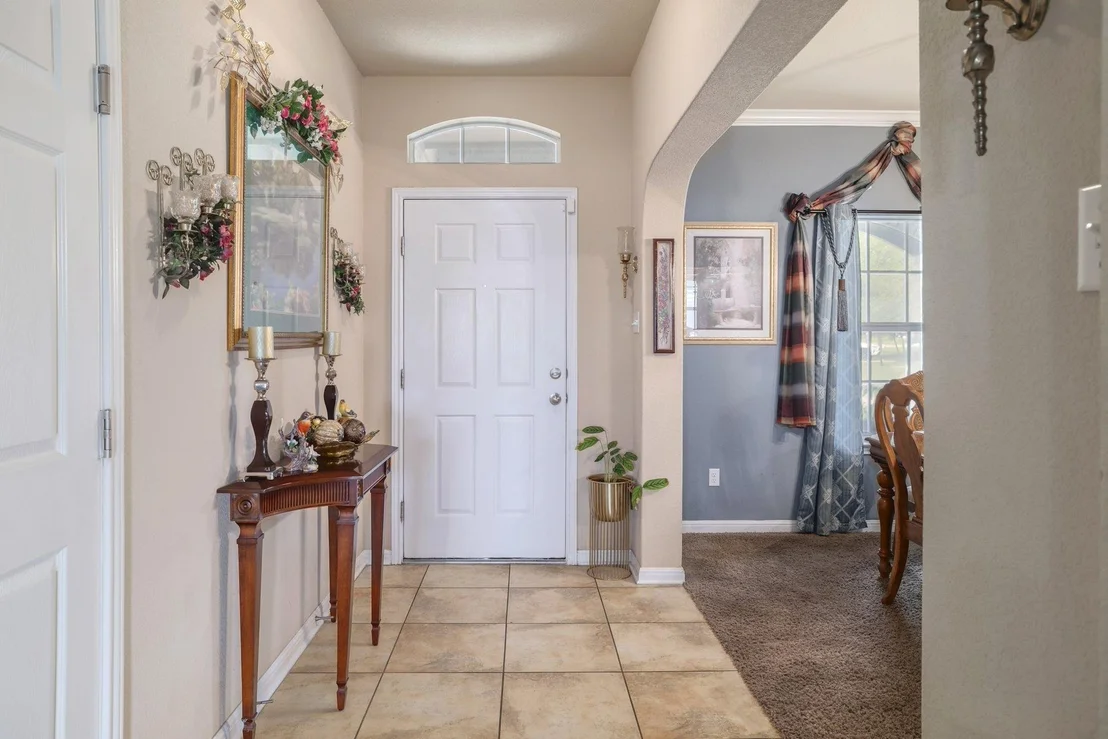 Photo of 588 Bottle Brush DR