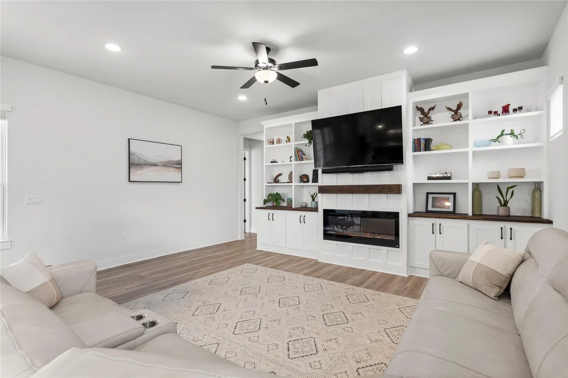Photo of 8904 Apogee BLVD