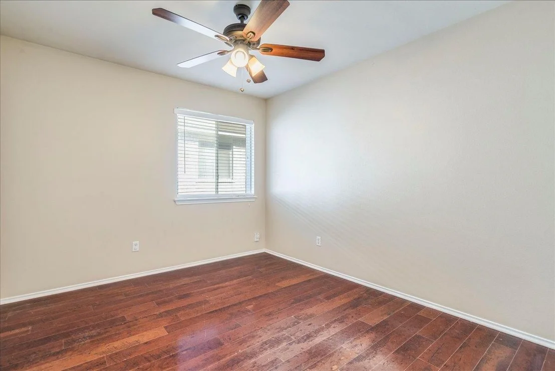 Photo of 1701 Friars Tale LN