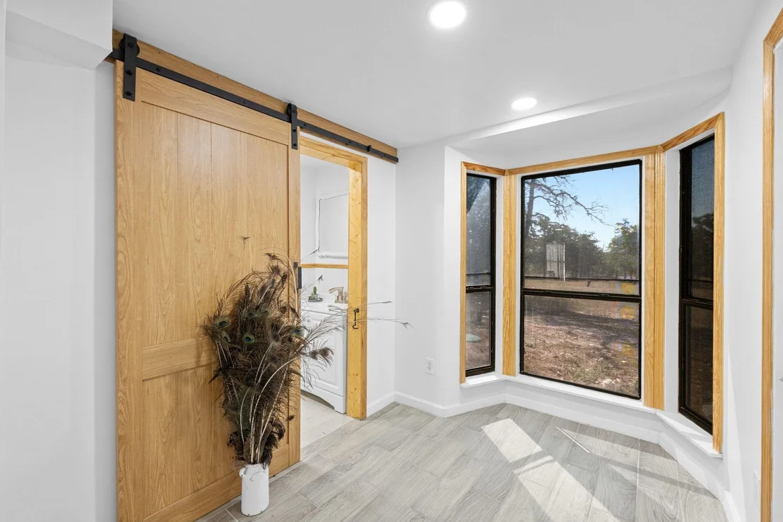 Photo of 376 Jones RD