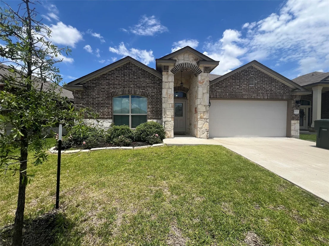 Photo of 212 Bainbridge DR
