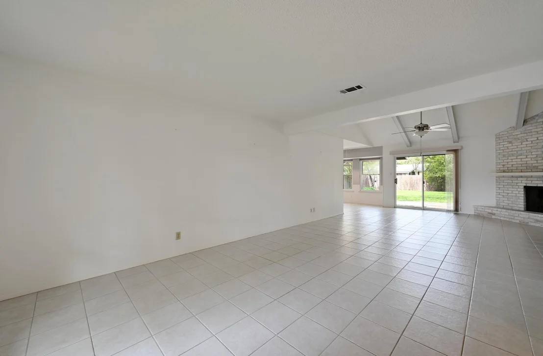 Photo of 2006 Southern Oaks DR