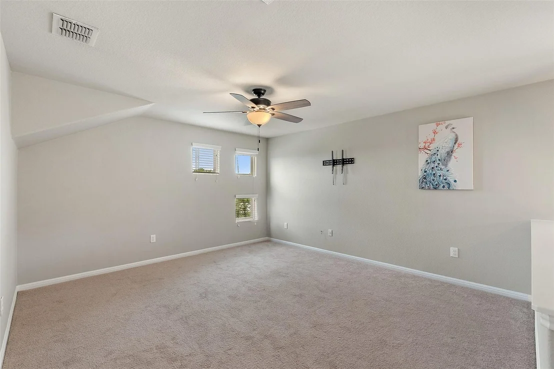 Photo of 366 Eagle Brook LN