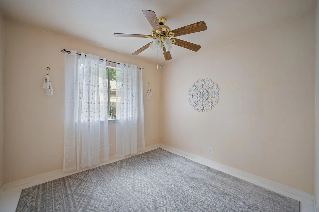 Photo of 450 Zebra DR