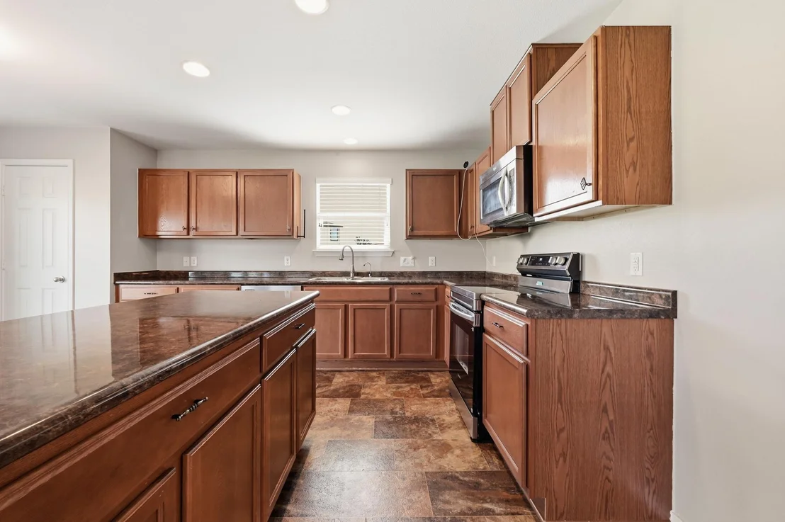 Photo of 181 Cushman DR