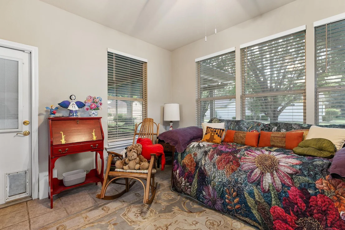 Photo of 101 Morning Glory CIR