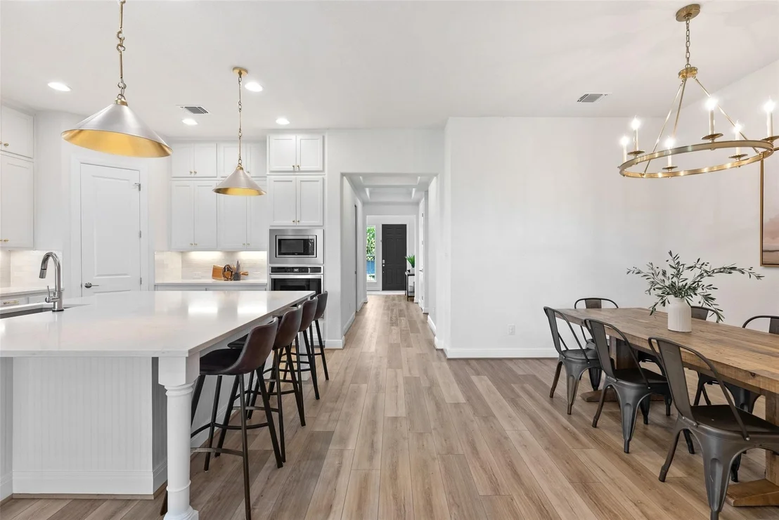 Photo of 739 Rawson BND