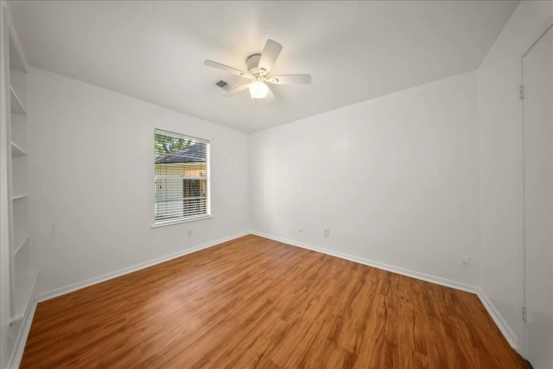 Photo of 421 Forrest LN