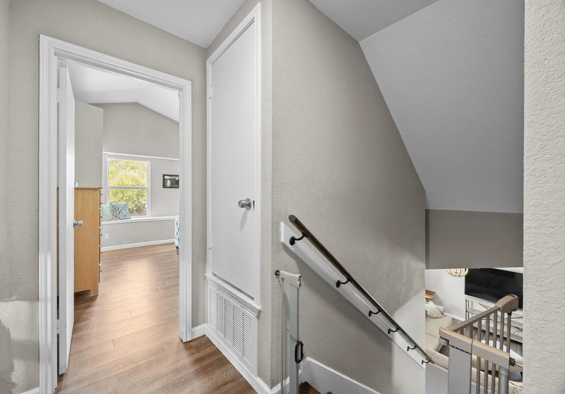 Photo of 806 Brook BND