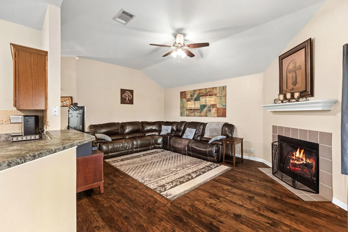 Photo of 319 Willowbrook DR