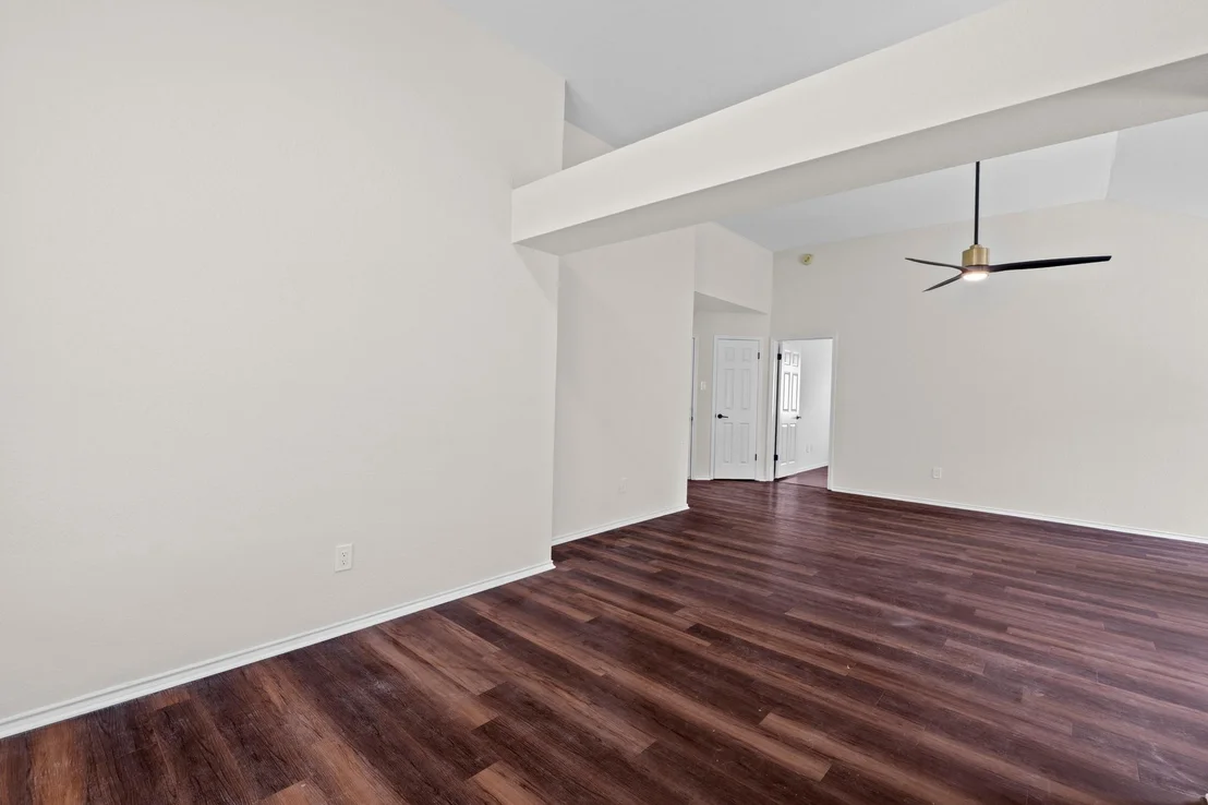 Photo of 1809 Taron CV