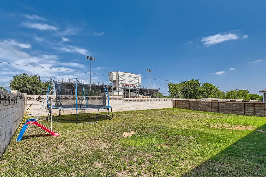 Photo of 261 Mendoza