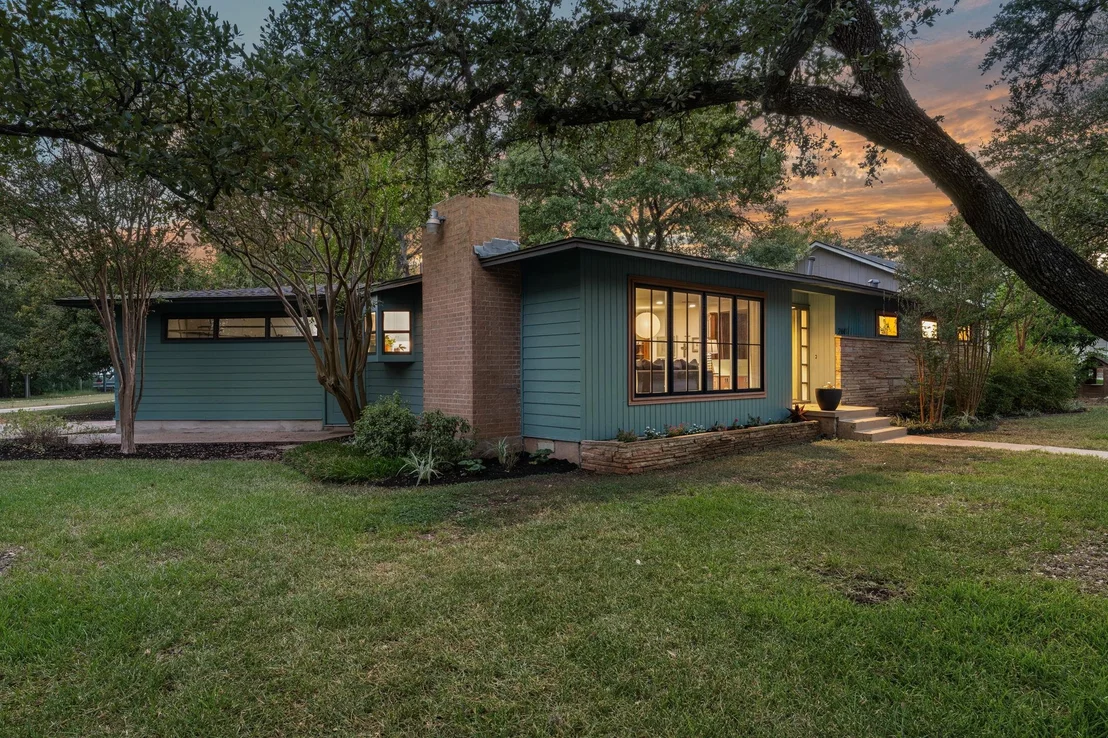 Photo of 2601 Park View DR