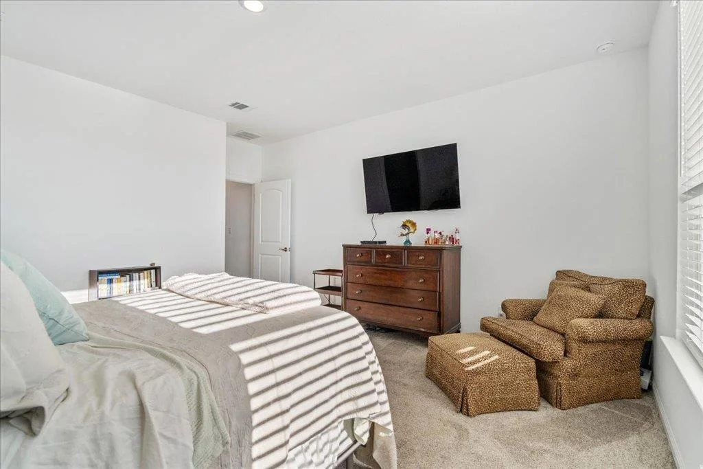 Photo of 185 Slenderleaf DR