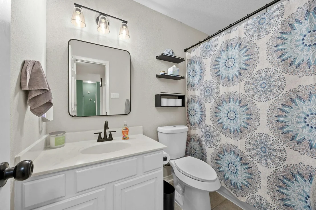 Photo of 610 Sabine CIR