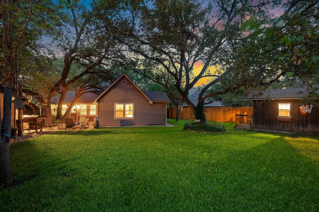 Photo of 805 Angleton CV
