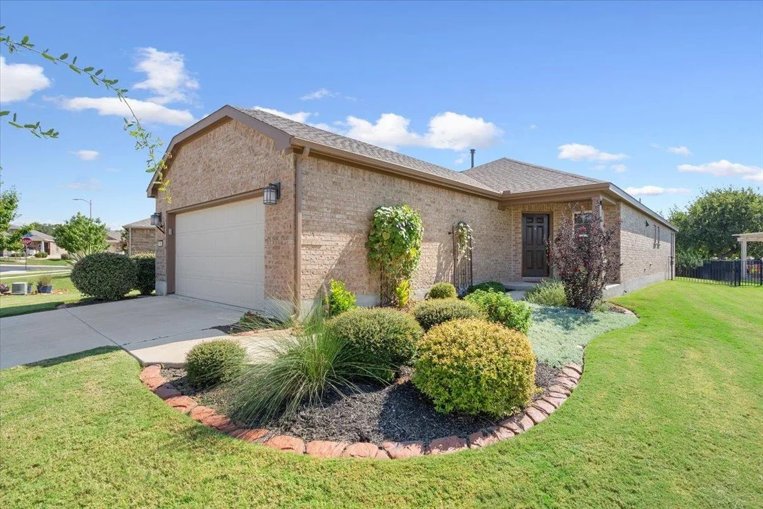 Photo of 105 Comal LN