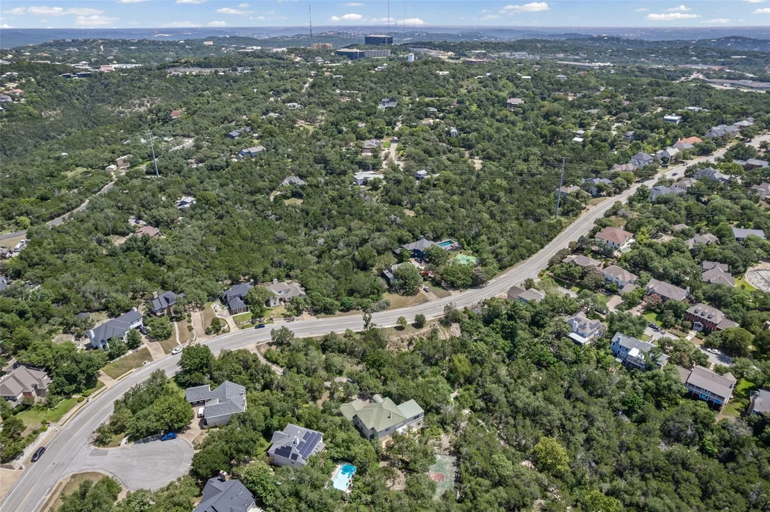 Photo of 6635 Whitemarsh Valley WALK
