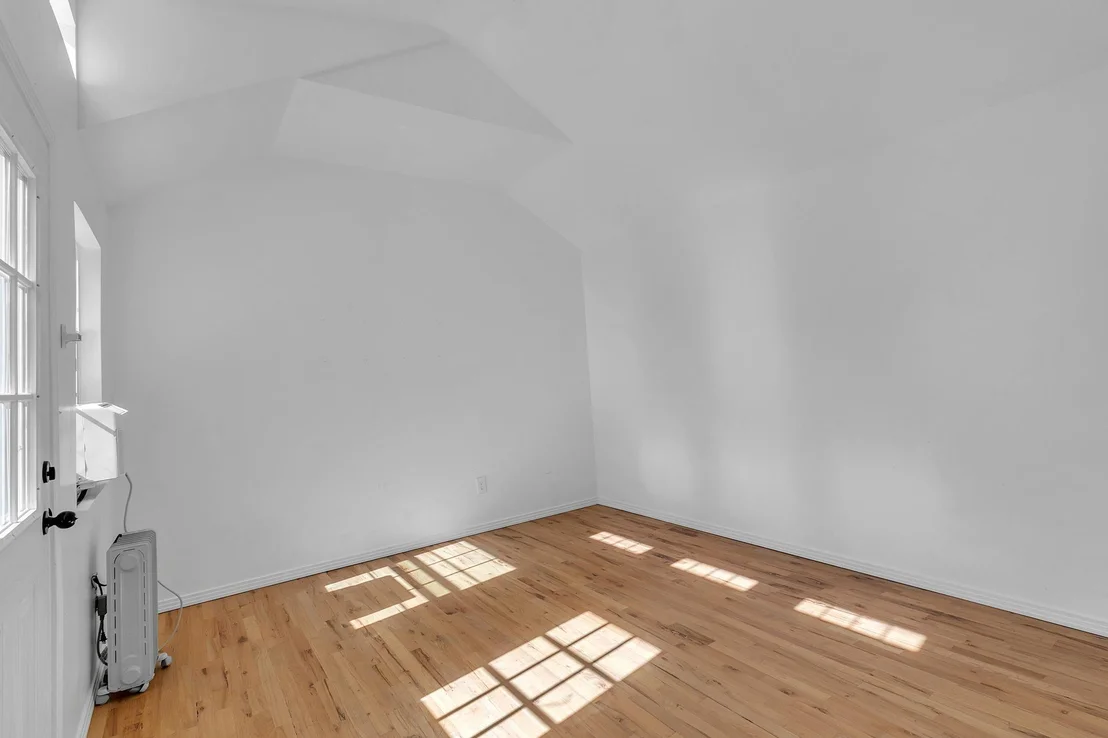 Photo of 1308 KINNEY Ave