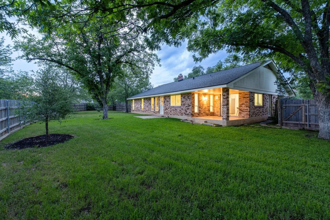 Photo of 4805 Midoak CIR