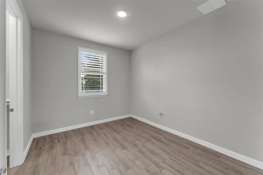 Photo of 511 Taylor DR