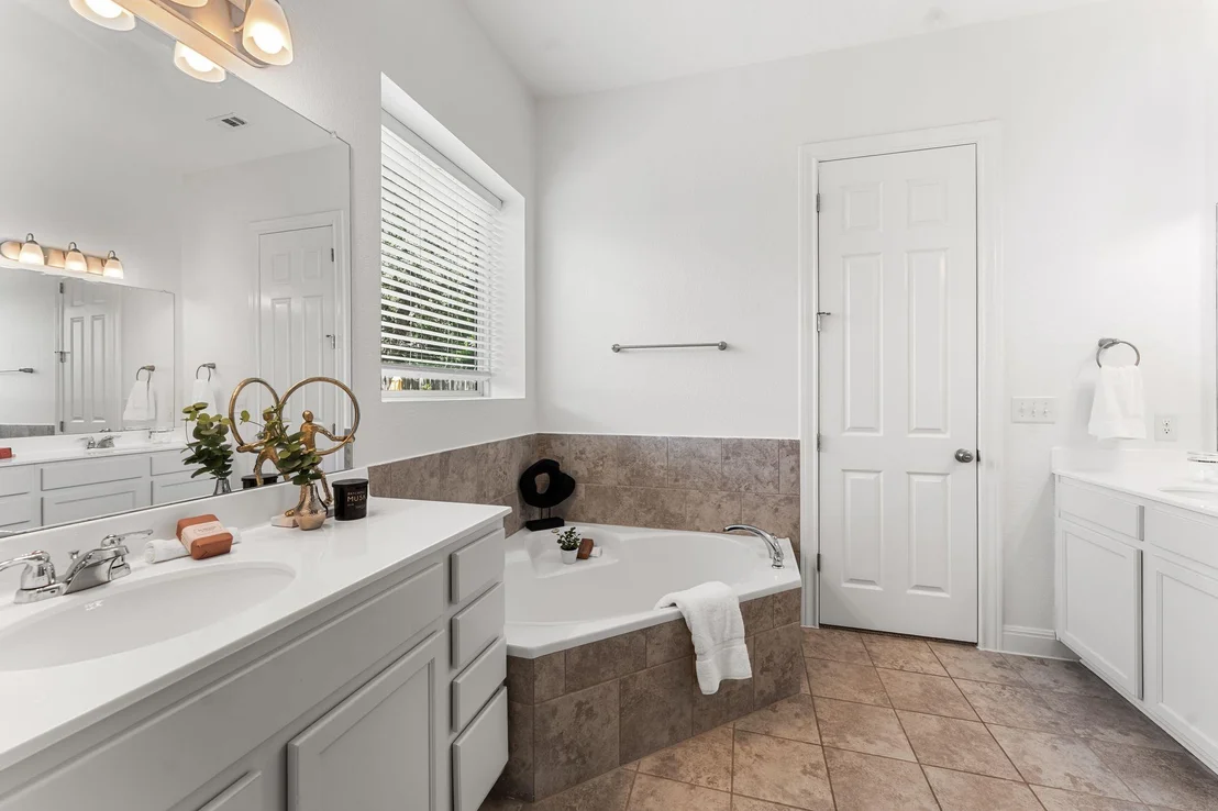 Photo of 226 Orange Mimosa LN