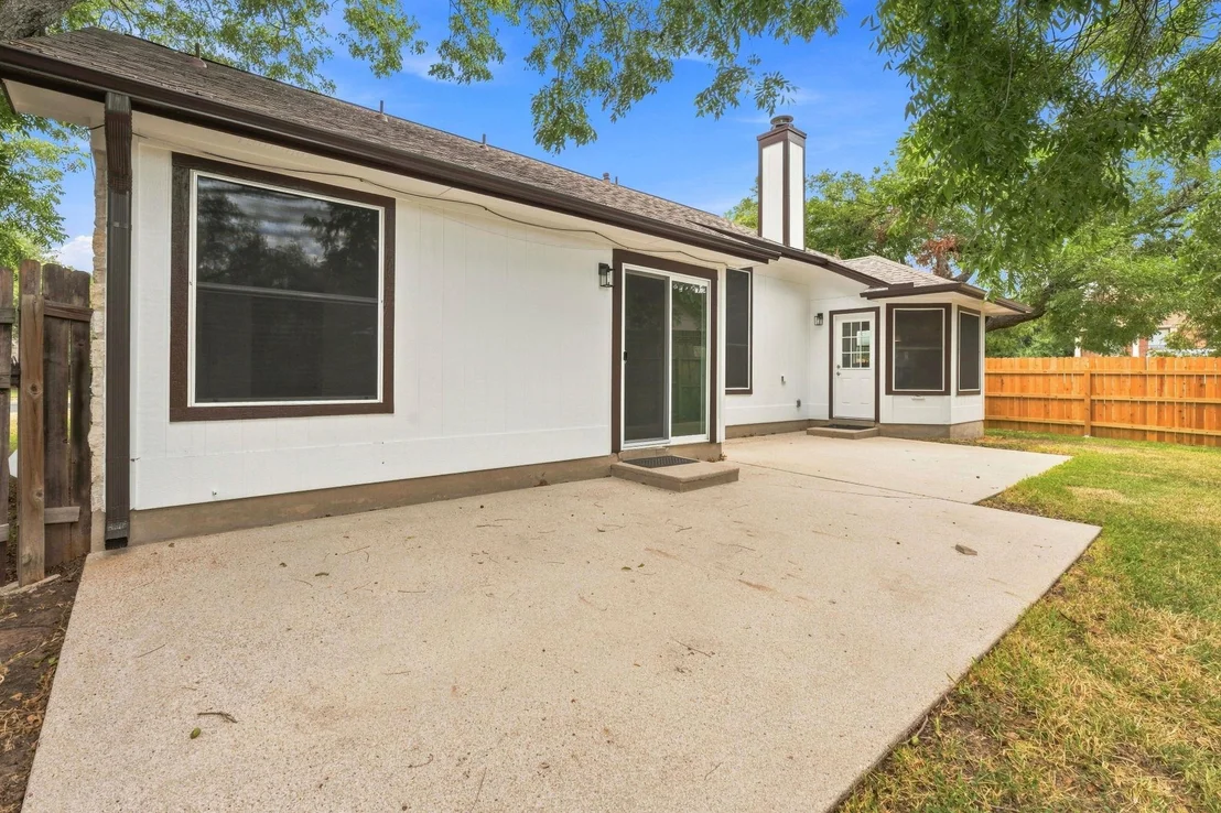 Photo of 6901 Bancroft Woods DR