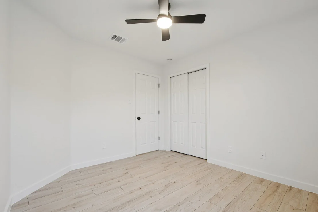 Photo of 17921 Basketflower BND