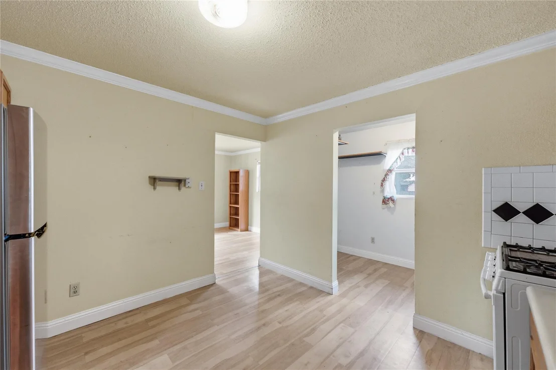 Photo of 207 W 17th ST