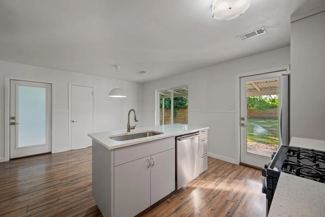 Photo of 3203 Dolphin DR