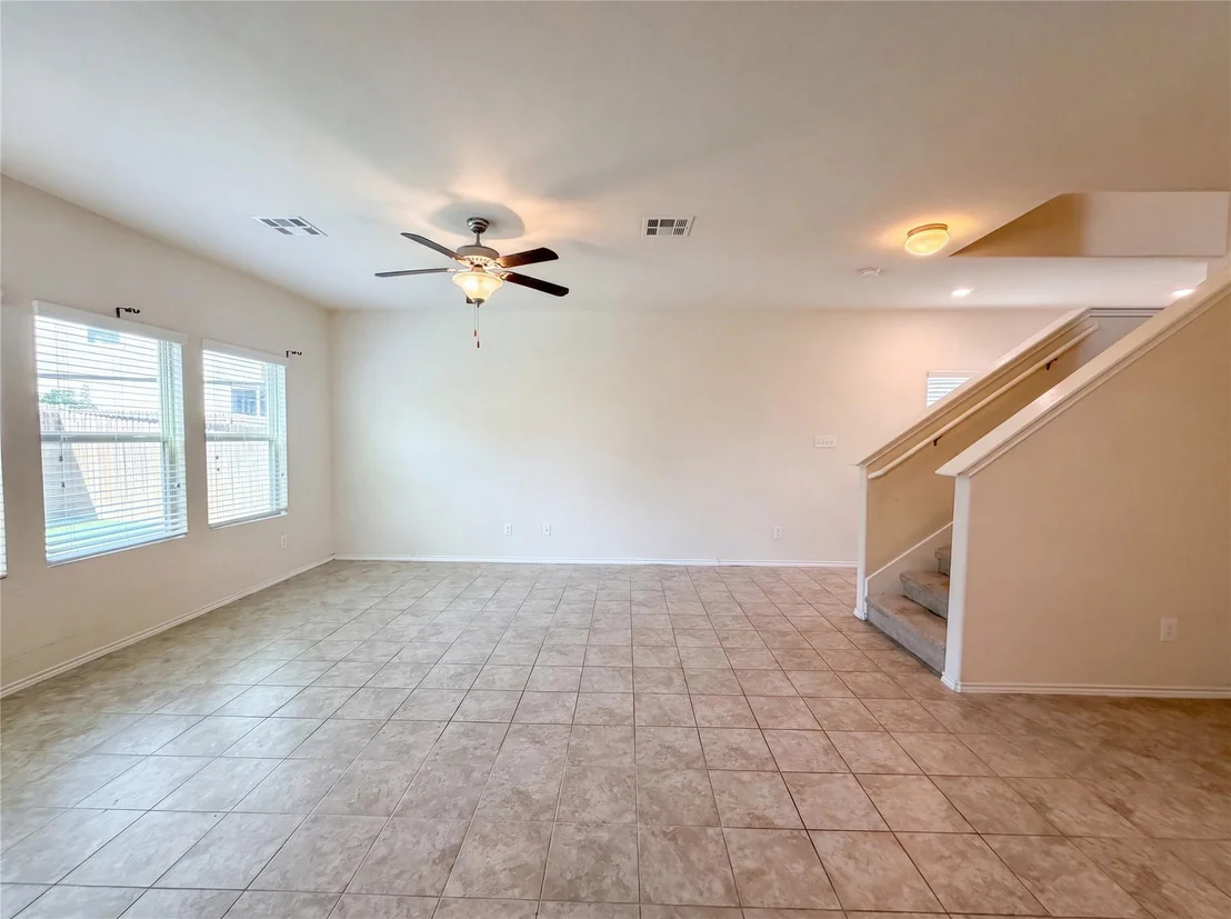 Photo of Unit 26E at 276 Circle WAY
