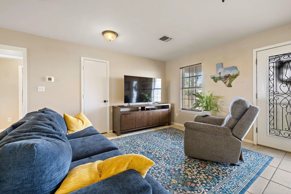 Photo of 851 County Road 454 RD