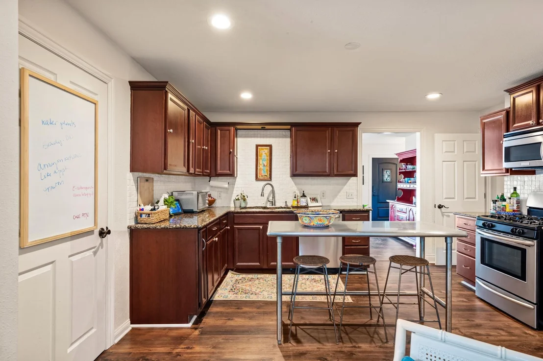 Photo of 2500 W 12th ST