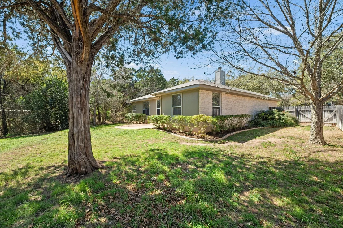 Photo of 5709 Hudson Bend RD