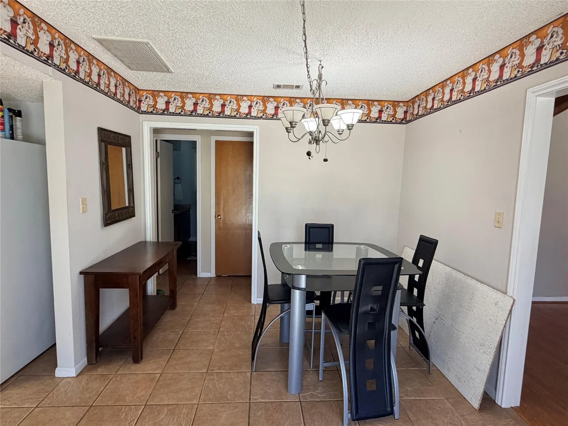 Photo of 2800 Robin RD