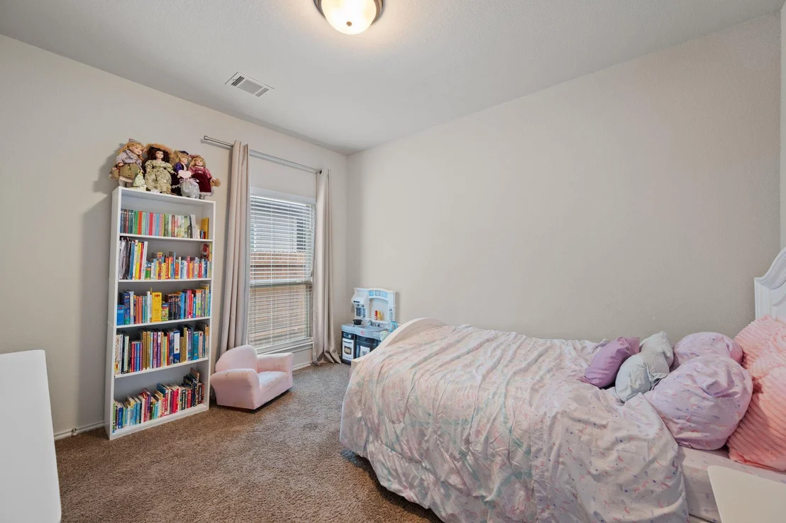 Photo of 204 Lacey Oak LOOP