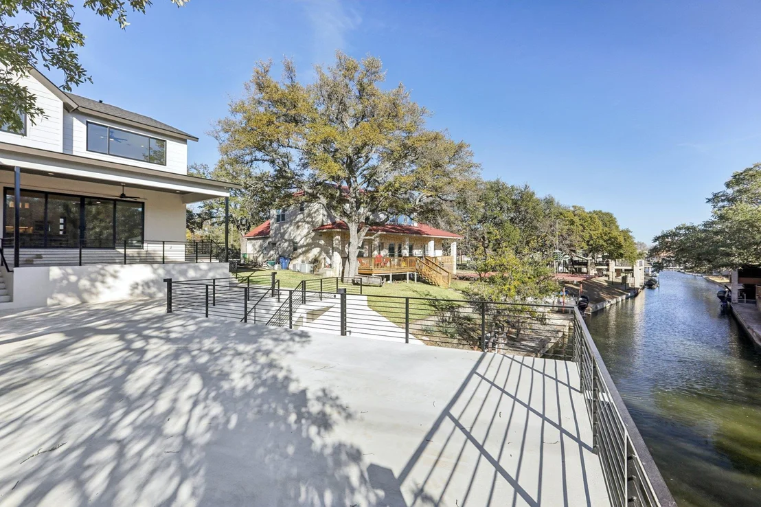 Photo of 300 Deer DR