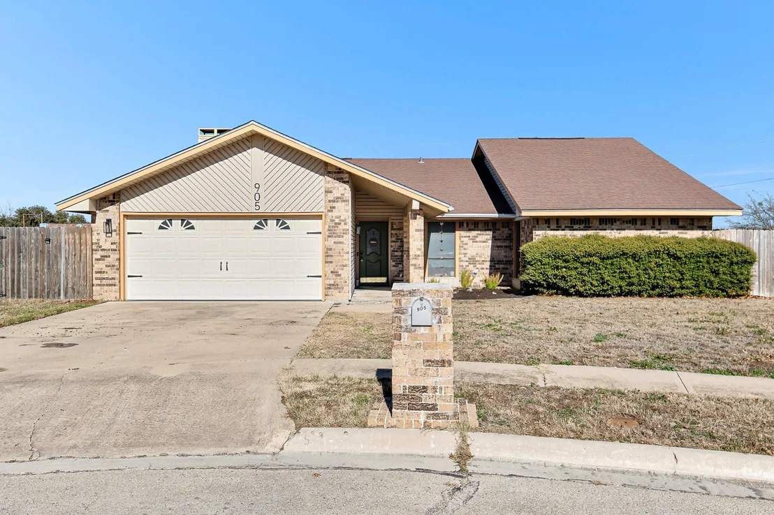 Photo of 905 Moss CIR